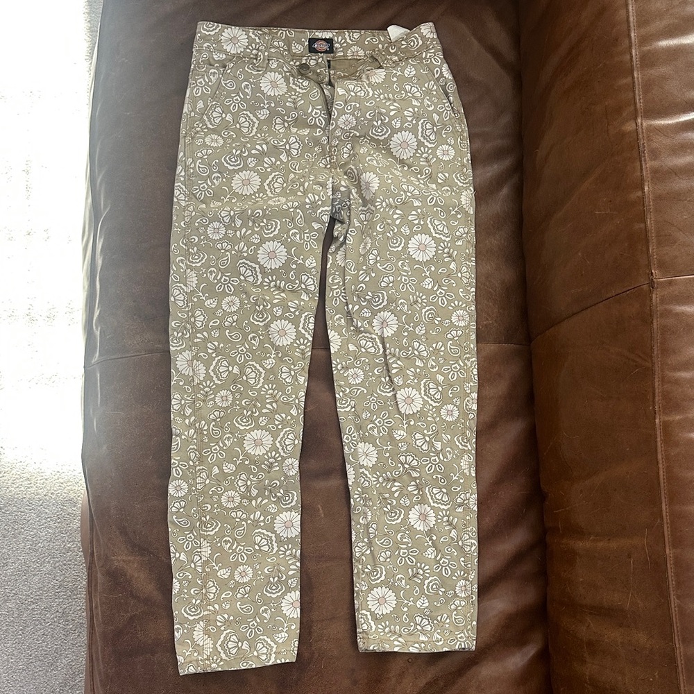 Dickies Beige Tan Floral Ankle Jeans NWOT